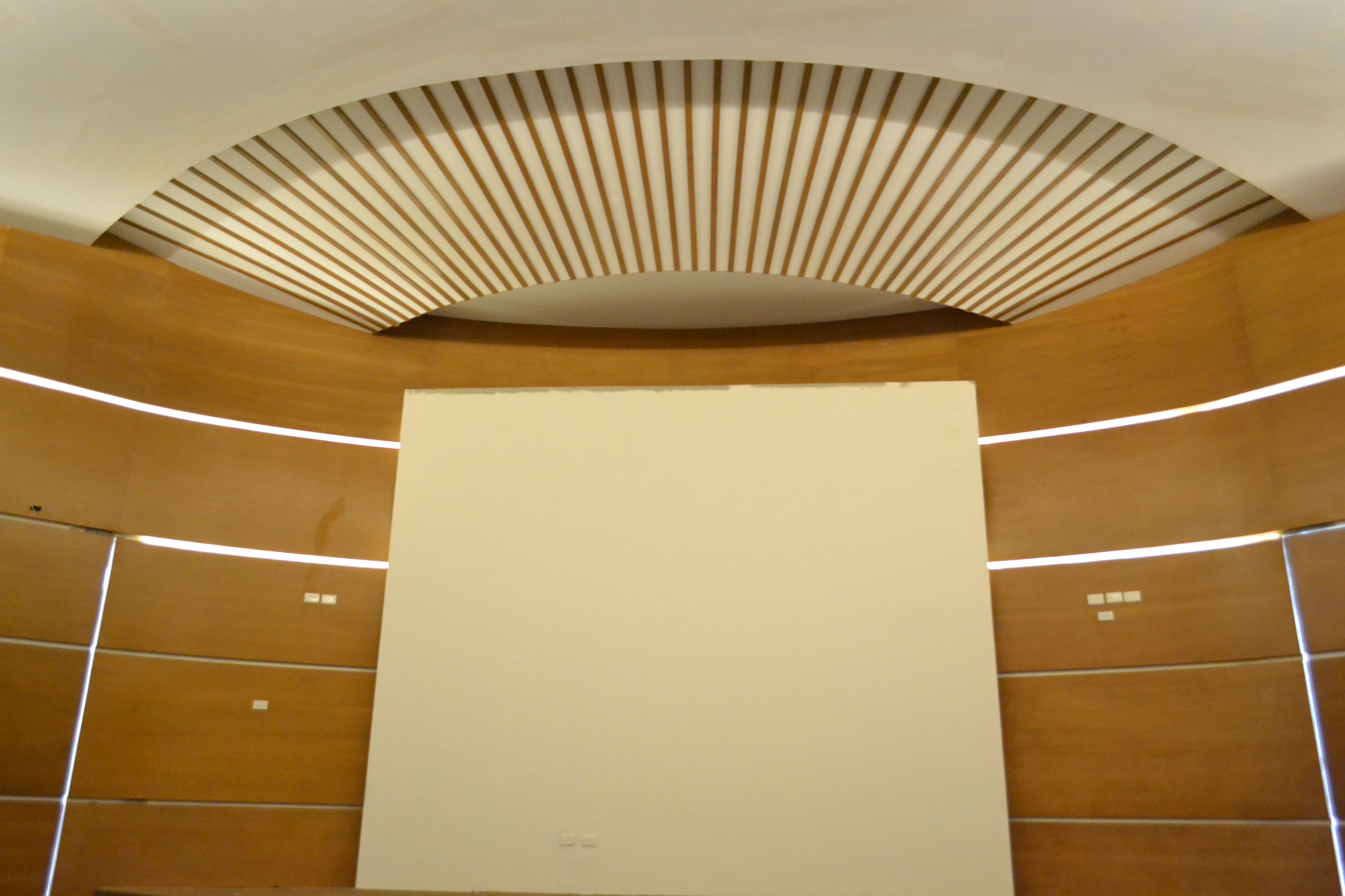 HASSSTEN PARED AUDITORIO CIRCULAR